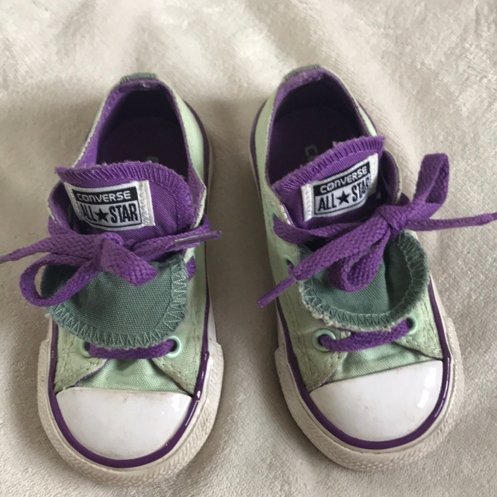 Converse toddler size 6 sneaker shoes